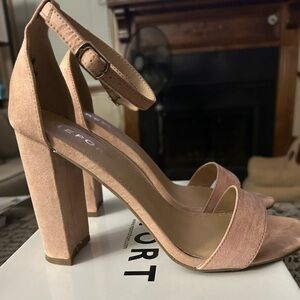 Report Block Heels